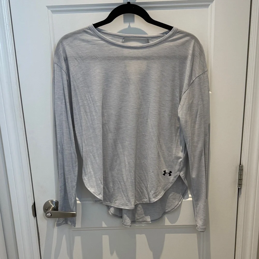 Under Armour Women's Light Gray Long Sleeve Tee - Picture 1 of 4